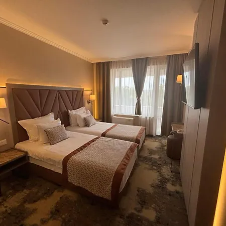 Hotel Hissar 4*