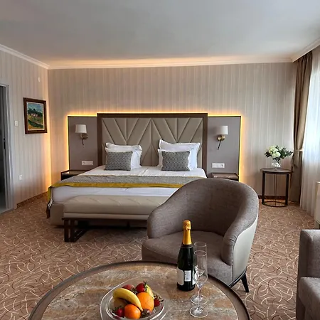 Hotel Hissar 4*
