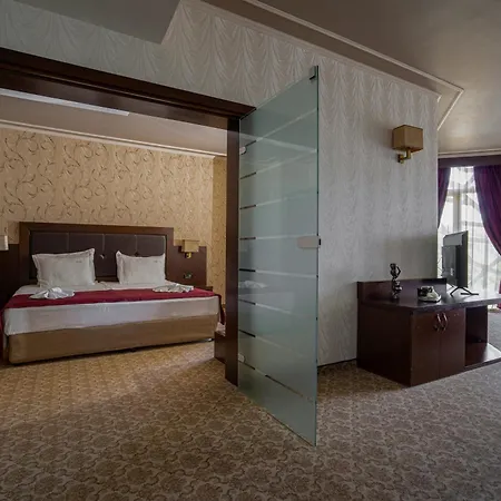 Hotel Hissar 4*