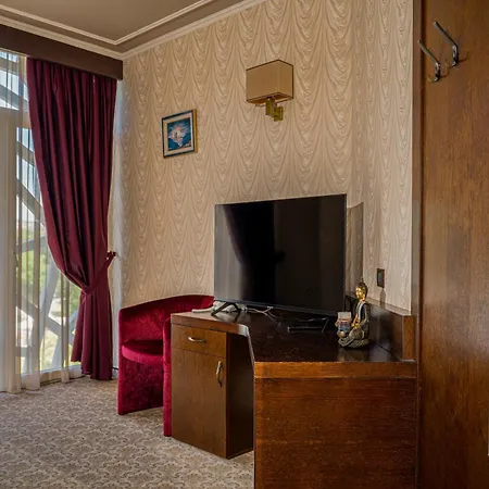 Hissar Hotel 4*