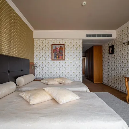 Hissar Hotel 4*