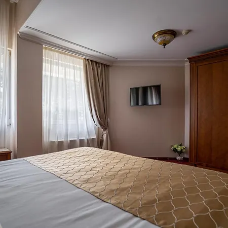 Hissar Hotel
