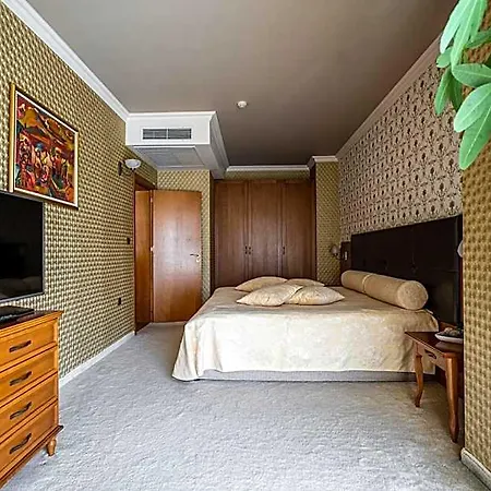 Hotel Hissar 4*